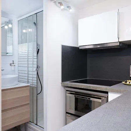 Modern 2 In The Heart Of *