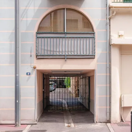 Modern 2 In The Heart Of Apartment *