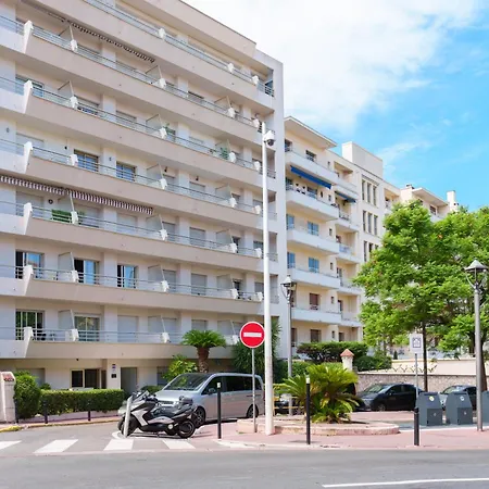 Modern 2 In The Heart Of